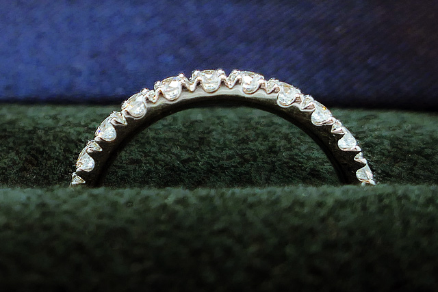 ハーフエタニティの種類が多くて安いおすすめ人気ブランド - 結婚指輪 